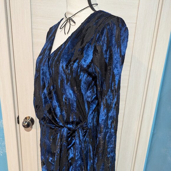 Dennis Basso Long Sleeve Royal Blue and Black Dress, Size 8. - Picture 6 of 12